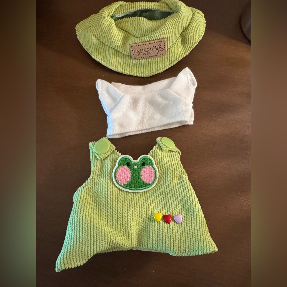 Labubu Green Frog-Themed Outfit
